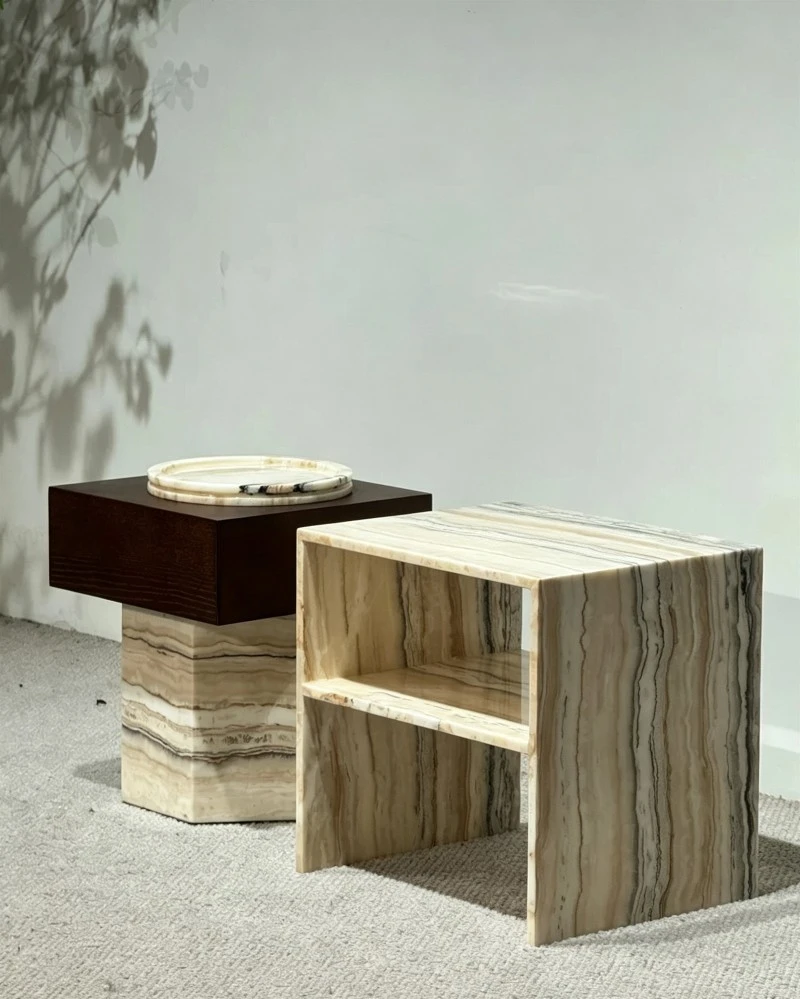 Seamless Entryway Console Clad in Sintered Stone Seamless Entryway Console Clad in Sintered Stone